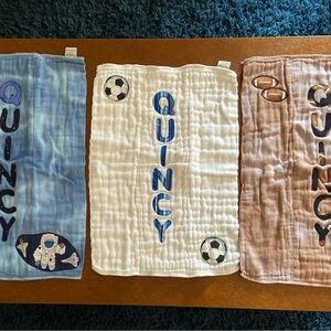 Personalized Baby Burp Cloths - Quincy